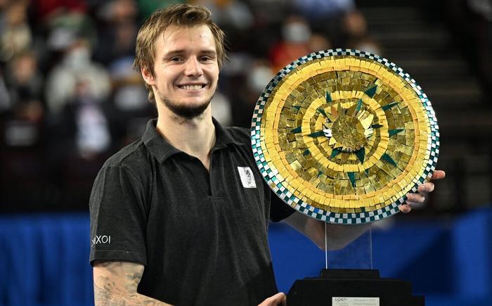 现了出色的 现了出色的