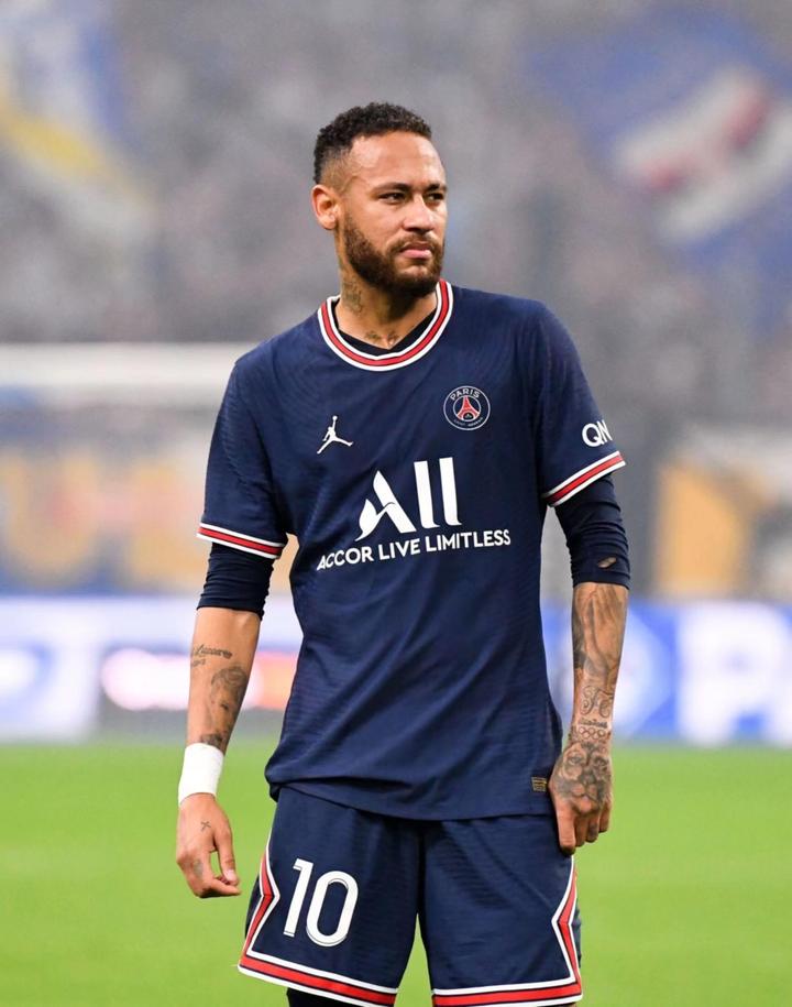 他在赛后采 他在赛后采